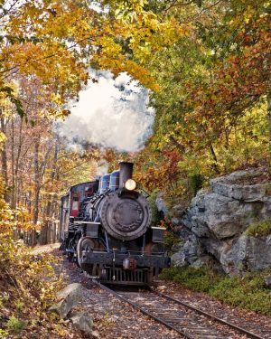 Vermont in the Fall: Best Places to Visit, Foliage Map & Things to Do