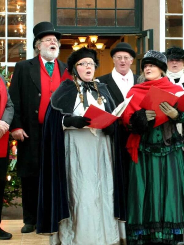cropped-christmas-in-new-england-8.jpg