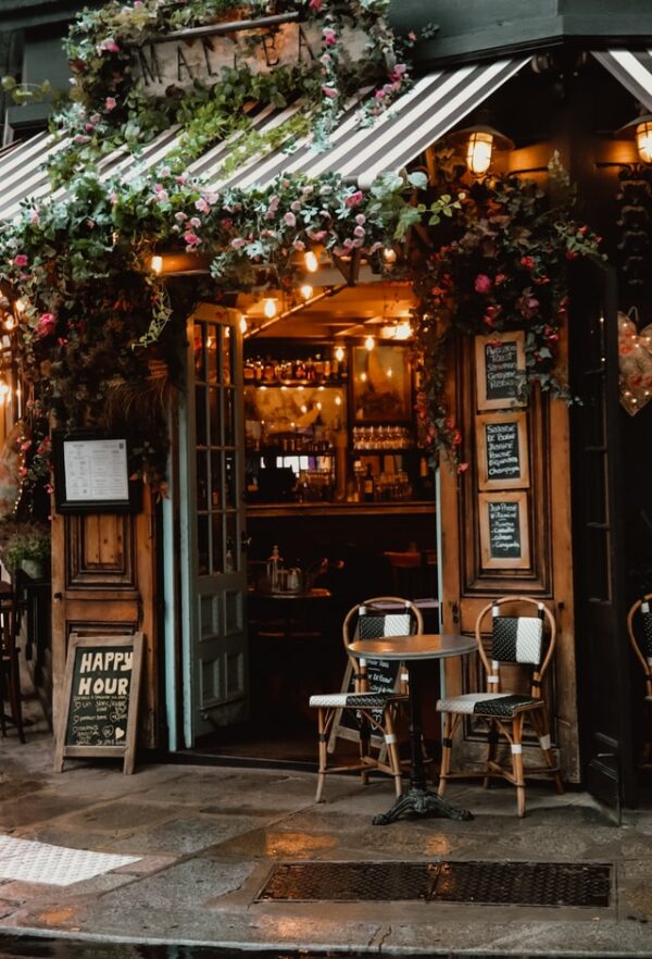 French Landmarks and Travel Tips celine-ylmz-L2ost-ZEmK8-unsplash-2