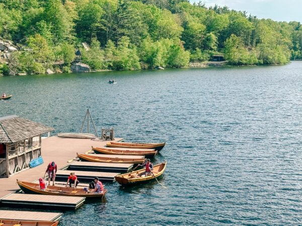 THE BEST ALL-INCLUSIVE RESORTS IN THE US: A MOM’S GUIDE TO STRESS-FREE FAMILY VACATIONS mohonk-1941-2048x1536